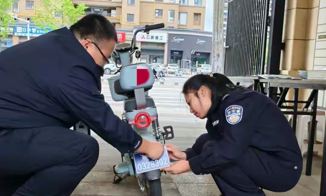 4月起电动车新规实施!没牌上路最高罚2000元,车主注意了