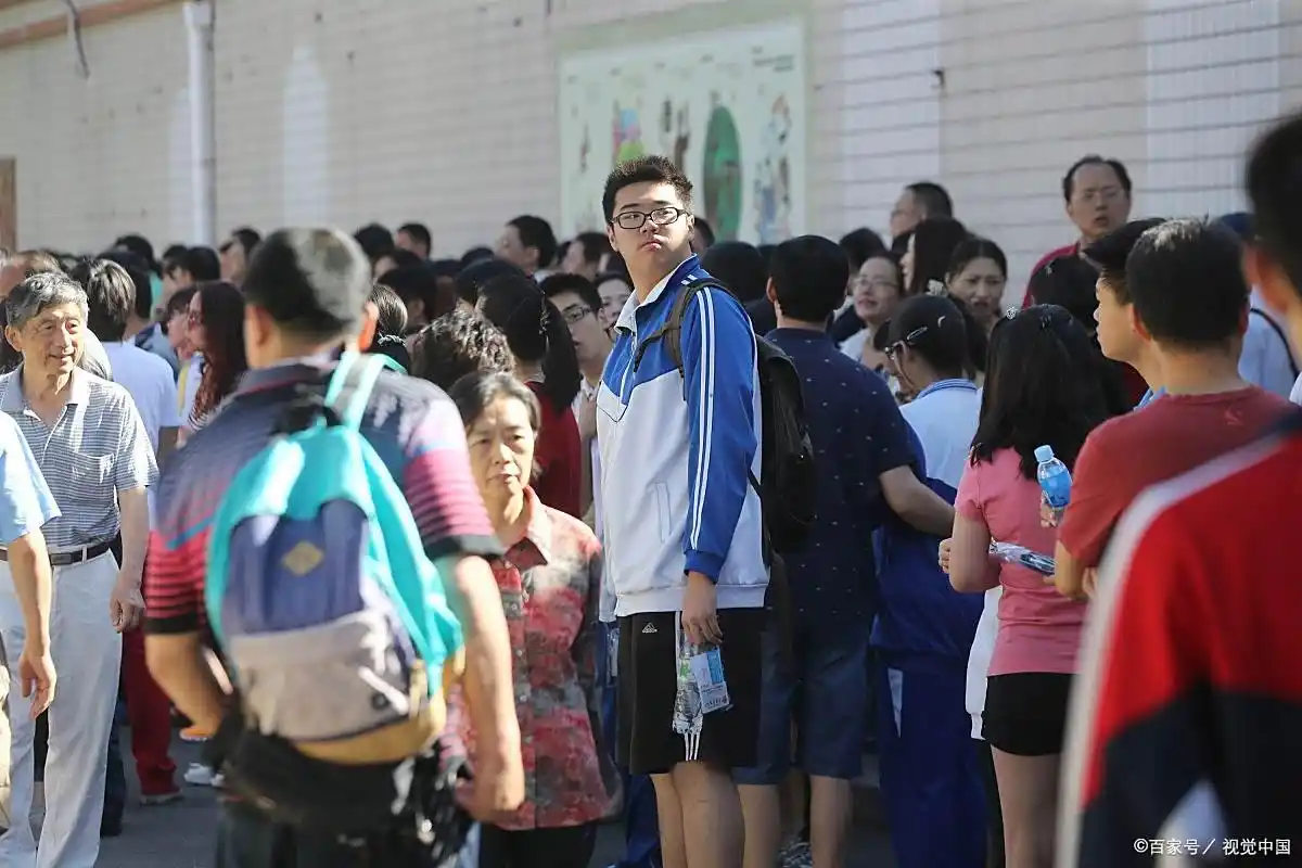 2025高考招生政策优化，考生家长速看录取流程及确认渠道