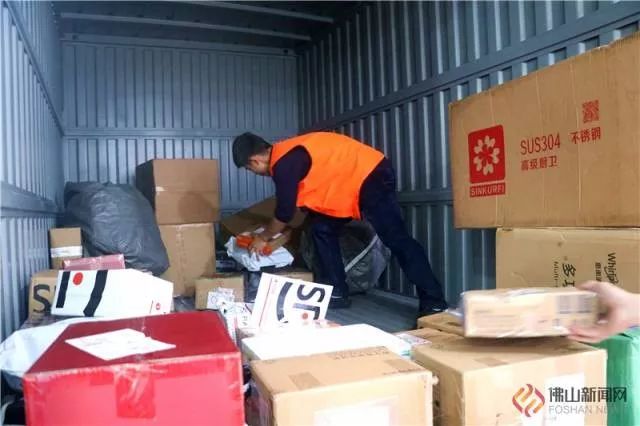 临近春节佛山快递情况：部分网点放假 年货寄收受影响