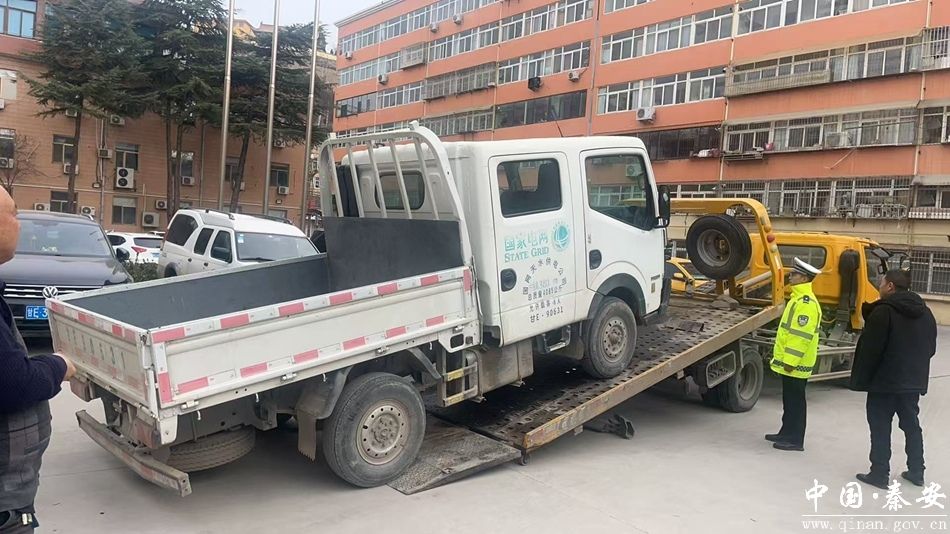 秦安县交管大队多措并举,治理城区违停高发区域交通秩序