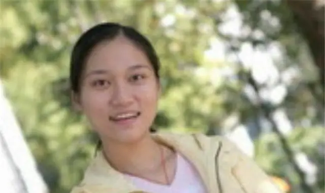 2007年广西高考状元:语文考试忘记写名字,英语考试睡觉时被老师叫醒。