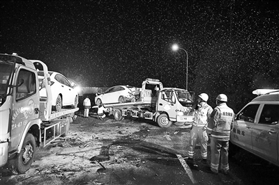 兰海高速特大事故致15死44伤，刹车失灵酿惨祸