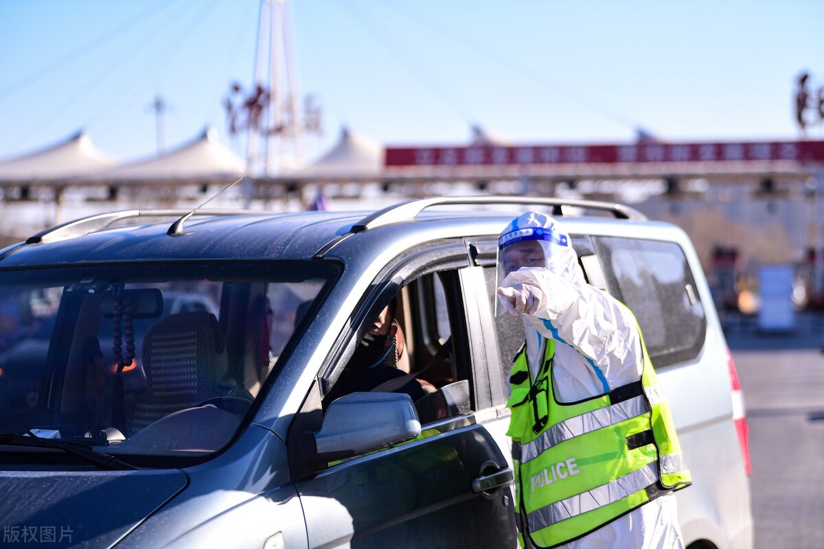 疫情快速扩大下,防控政策两大阵营观点及背后原因分析