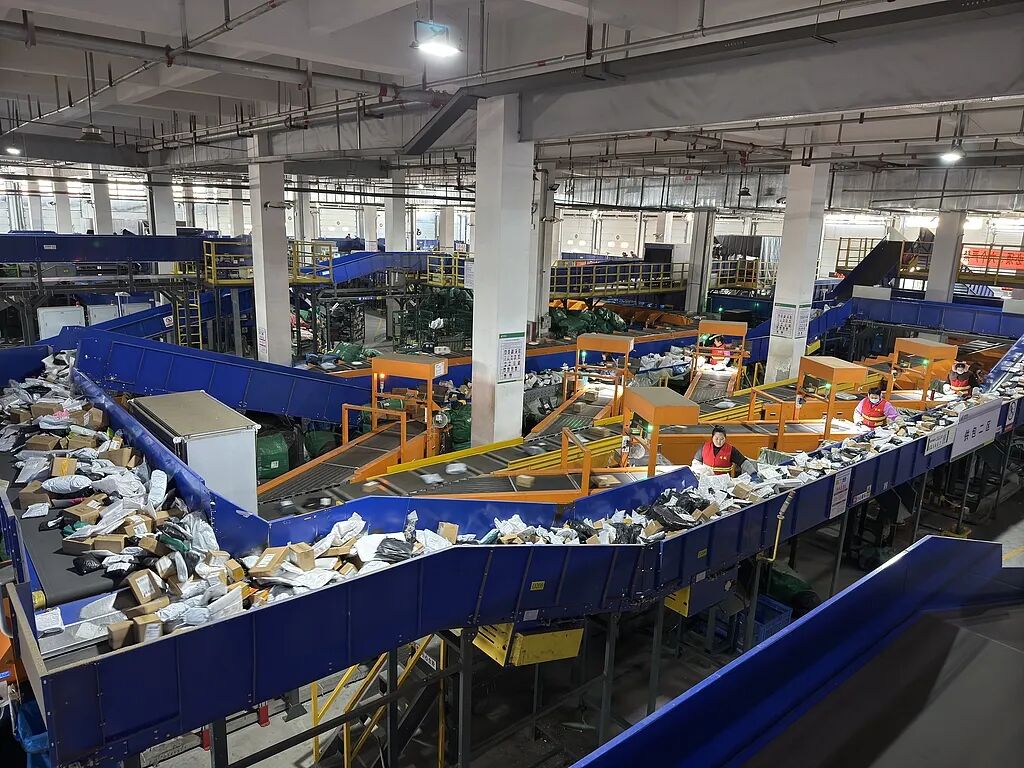 春节前夕快递停运?多家快递企业春节服务安排来了