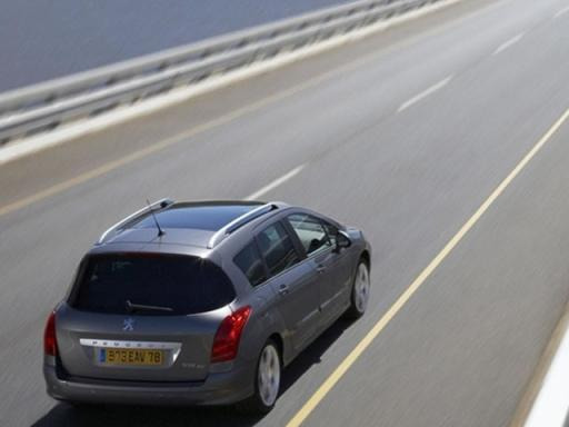 跑高速必知的5大驾驶技巧,关乎安全,交警提醒别忽视