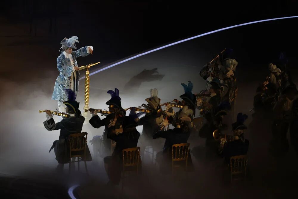 米兰冬奥会闭幕式精彩瞬间:志愿者致谢与各代表团入场等