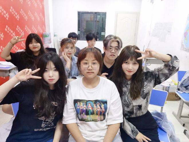 高考复读那些事儿:叛逆行为、心态起伏与家庭冲突