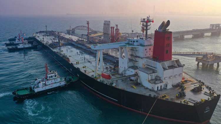 美妆博主称举报占用应急车道有高额奖励,真相究竟如何?